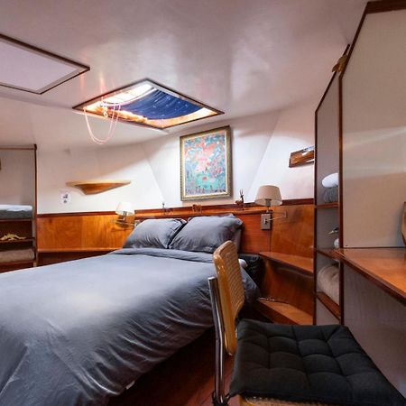 Anna Houseboat Hotel อัมสเตอร์ดัม ภายนอก รูปภาพ