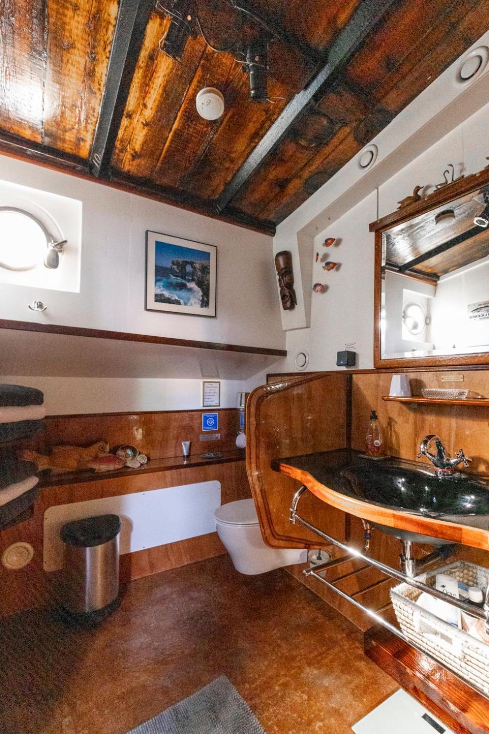 Anna Houseboat Hotel อัมสเตอร์ดัม ภายนอก รูปภาพ